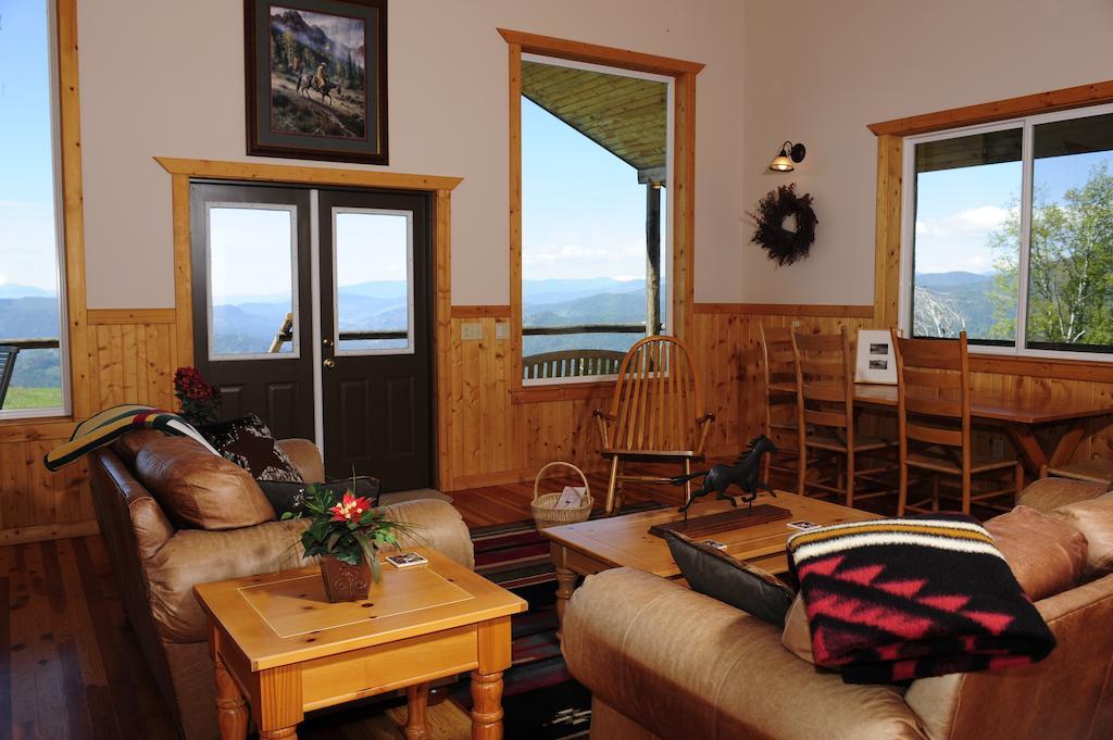 Bull Hill Guest Ranch Marble Room photo