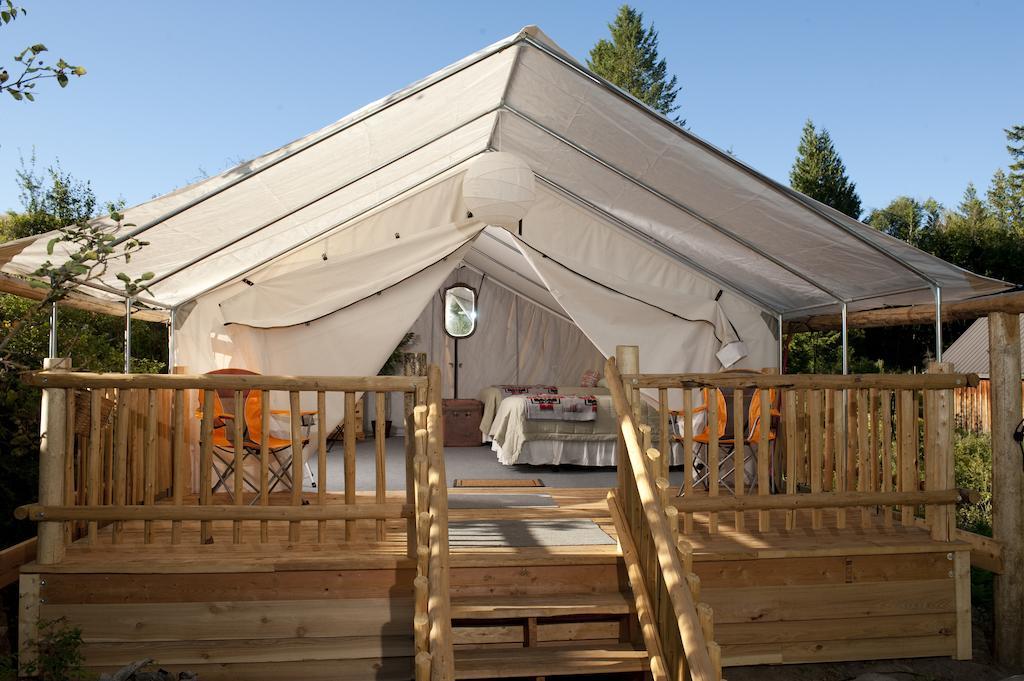 Bull Hill Guest Ranch Marble Room photo